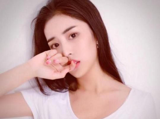 素颜涂什么颜色口红好看